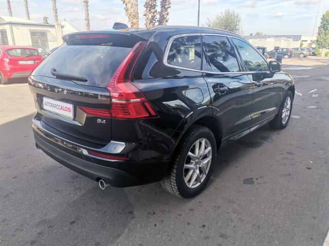 VOLVO XC60 B4 (d) AWD Geartronic Momentum Pro Immagine 3