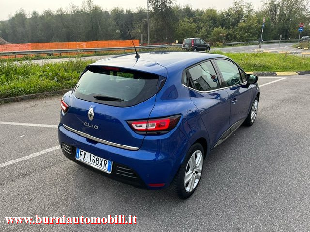 RENAULT Clio TCe 12V 75 CV 5 porte Moschino Intens Immagine 2