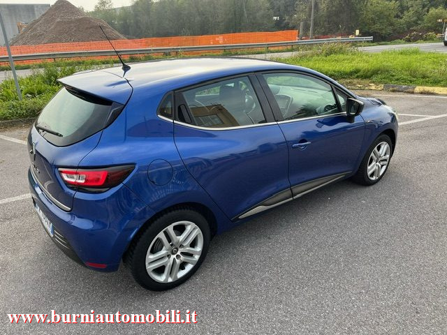 RENAULT Clio TCe 12V 75 CV 5 porte Moschino Intens Immagine 3