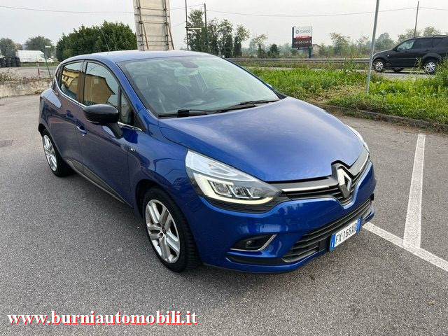 RENAULT Clio TCe 12V 75 CV 5 porte Moschino Intens Immagine 4