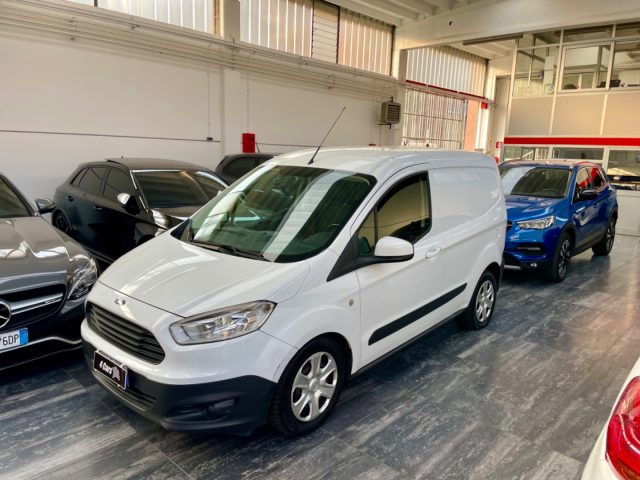 FORD Tourneo Courier 1.5 TDCi 75CV Van Trend Immagine 2