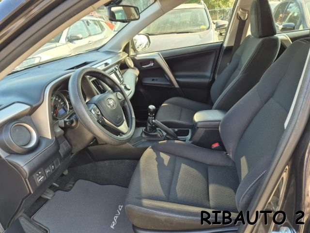 TOYOTA RAV 4 RAV4 2.0 D-4D 2WD Active Immagine 2