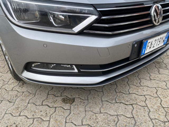 VOLKSWAGEN Passat 2.0 TDI Highline 150CV DSG *Tetto*SediliRisc.*Navi Immagine 3