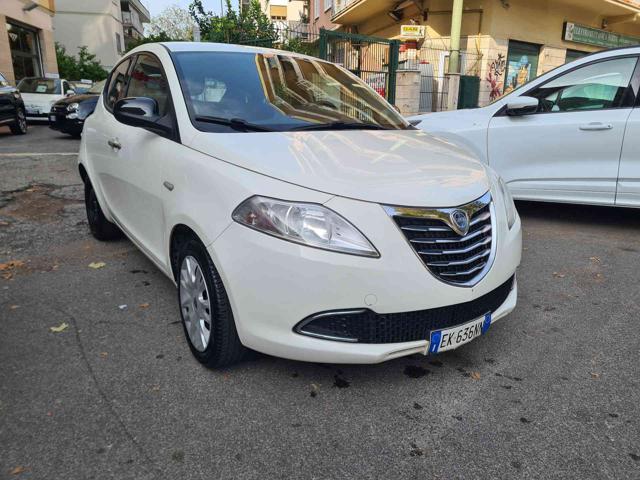 LANCIA Ypsilon 0.9 TwinAir 85 CV 5 porte Gold Immagine 2