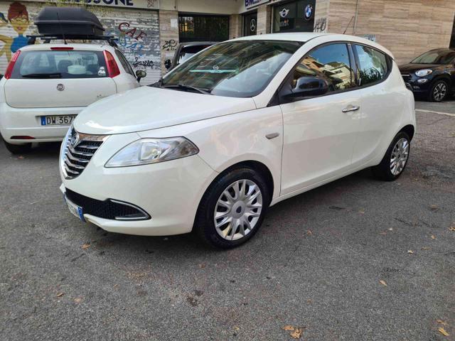 LANCIA Ypsilon 0.9 TwinAir 85 CV 5 porte Gold Immagine 0