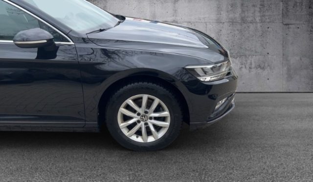 VOLKSWAGEN Passat Variant 2.0 TDI 122 CV EVO DSG Style  N1 Autocarro Immagine 3