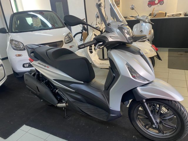 PIAGGIO Beverly 400 i.e. NEW BEVERLY S 400 HPE Immagine 2