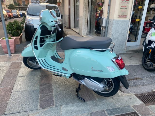 PIAGGIO Vespa GTS 300 Super Nuova my 2023 Immagine 1