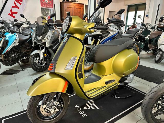 PIAGGIO Vespa GTS 300 Super Nuova my 2023 Super Sport Immagine 0