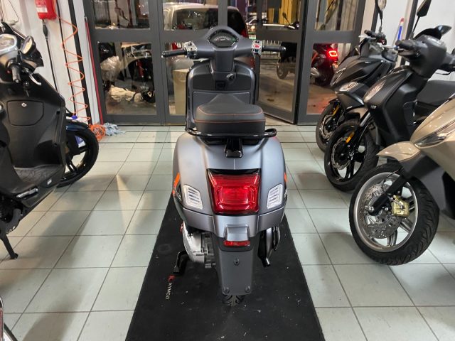 PIAGGIO Vespa GTS 300 Super Nuova my 2023 Super Sport Immagine 4