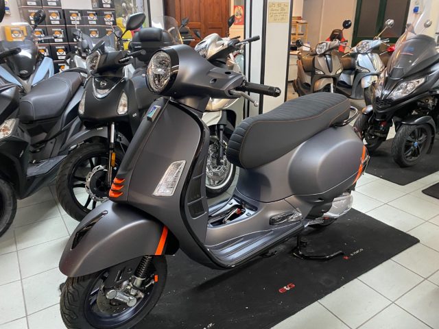 PIAGGIO Vespa GTS 300 Super Nuova my 2023 Super Sport Immagine 0