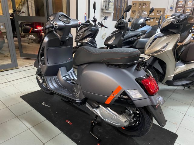 PIAGGIO Vespa GTS 300 Super Nuova my 2023 Super Sport Immagine 2