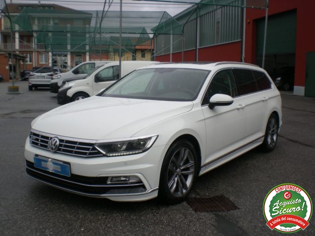 VOLKSWAGEN Passat Variant 2.0 TDI 190 CV DSG Highline BMT + TETTO APRIBILE Immagine 3