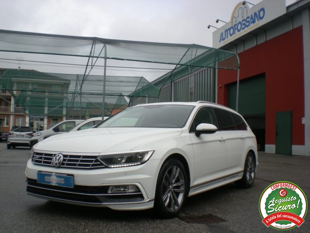 VOLKSWAGEN Passat Variant 2.0 TDI 190 CV DSG Highline BMT + TETTO APRIBILE Immagine 0