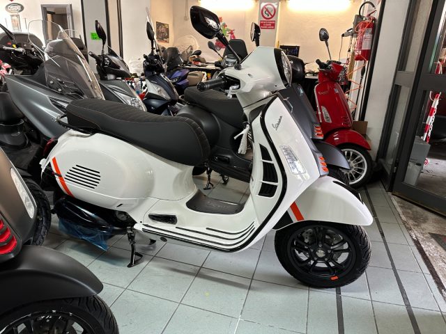 VESPA GTS 300 SuperSport Nuova my 2023 Super Sport Immagine 2