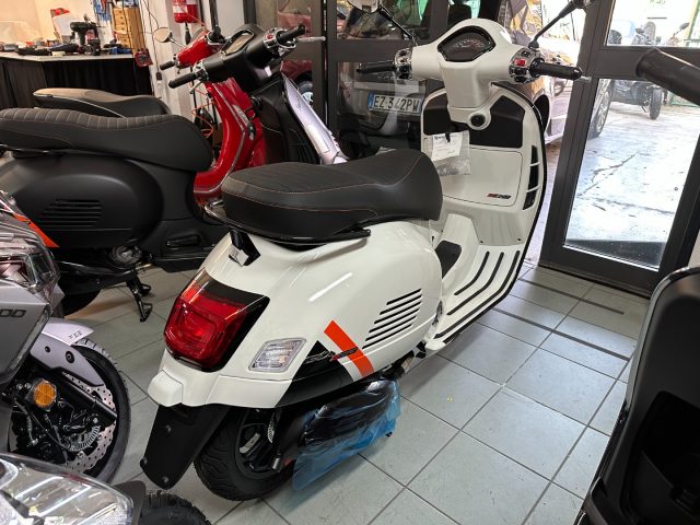 VESPA GTS 300 SuperSport Nuova my 2023 Super Sport Immagine 4