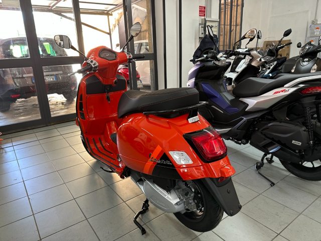 VESPA GTS 300 SuperSport Nuova my 2023 Super Sport Immagine 4