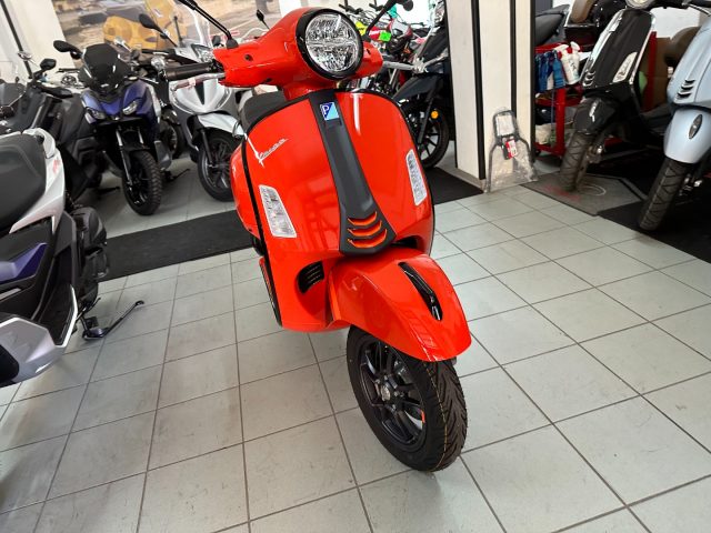 VESPA GTS 300 SuperSport Nuova my 2023 Super Sport Immagine 2