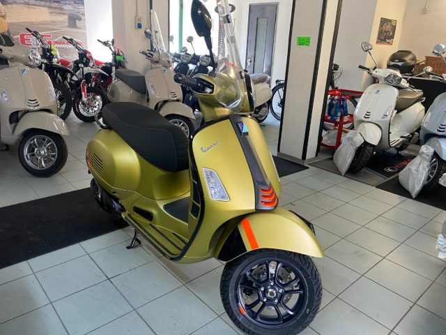 VESPA GTS 300 SuperSport Nuova my 2023 HPE Super Sport Immagine 4