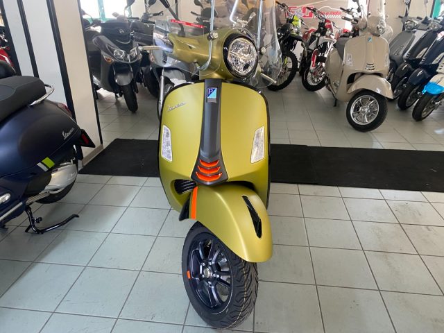 VESPA GTS 300 SuperSport Nuova my 2023 HPE Super Sport Immagine 1