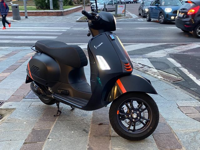 PIAGGIO Vespa GTS 300 Super Nuova my 2023 Super Sport Immagine 3