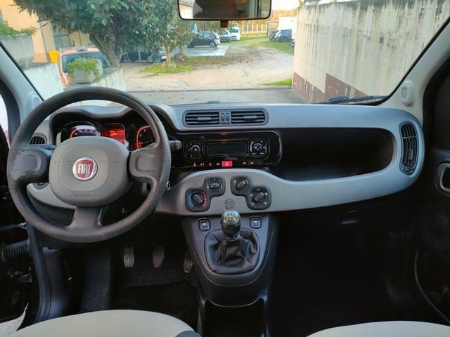 FIAT Panda 1.2 Lounge unipro km 105.000 Immagine 2