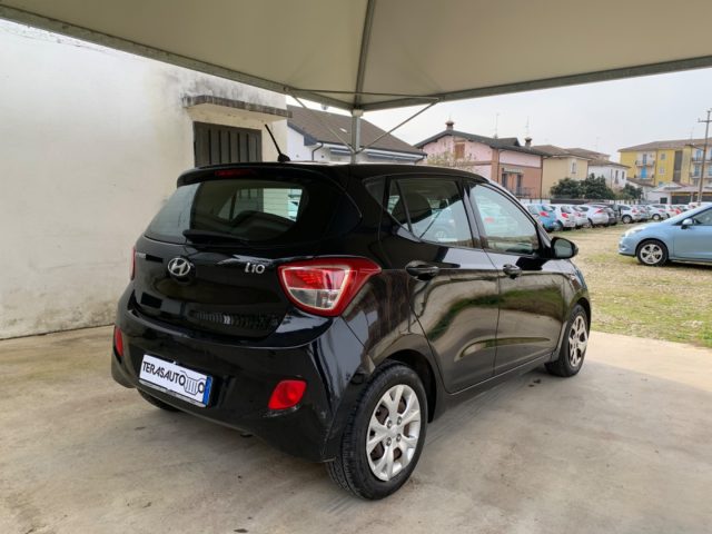 HYUNDAI i10 1.0 MPI Classic EURO 5 NEOPATENTATI Immagine 4