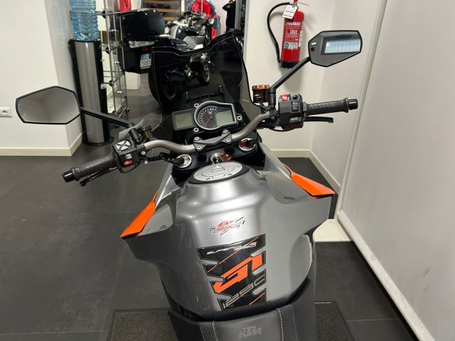 KTM 1290 Super Duke KTM 1290 DUSPER DUKE GT - VALIGIE LATERALI Immagine 4