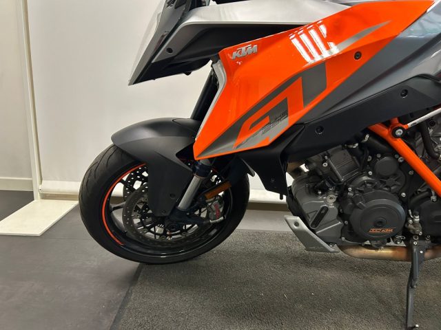 KTM 1290 Super Duke KTM 1290 DUSPER DUKE GT - VALIGIE LATERALI Immagine 1