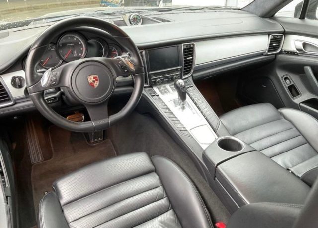 PORSCHE Panamera 4.8 Turbo Immagine 2