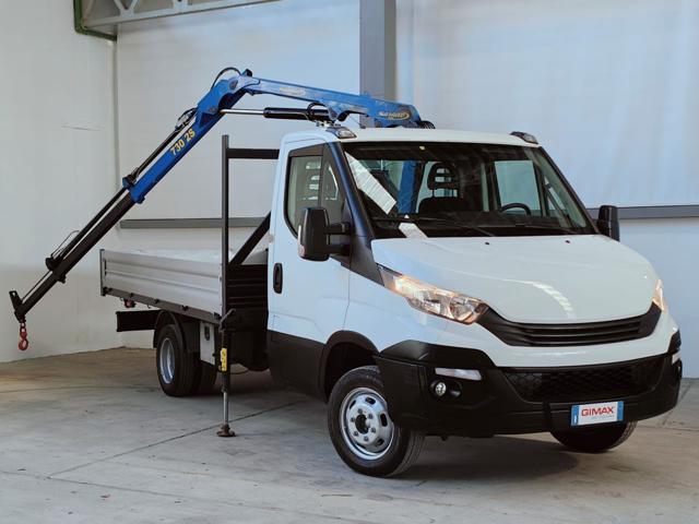 IVECO Daily 35C14 BTor 2.3 HPT PL Gru + Cassone Fisso Immagine 0