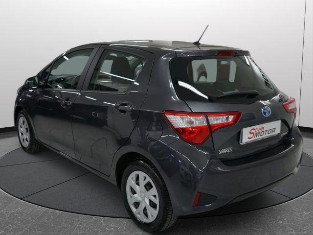 TOYOTA Yaris 1.5 Hybrid 5 porte Business Immagine 1