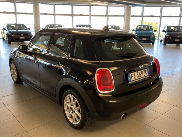 MINI Cooper D 1.500 DIESEL 116 CV CAMBIO AUTOMATICO Immagine 4