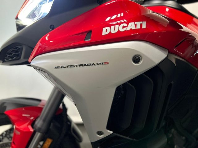 DUCATI Multistrada V4 S DUCATI MULTISTRADA V4S TRAVEL & RADAR-TRIS VALIGIE Immagine 3