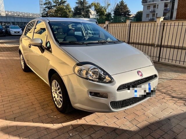 FIAT Punto 1.2 8V 5 porte Young Immagine 0