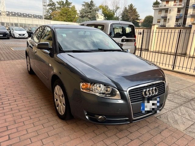 AUDI A4 2.0 20V Immagine 2