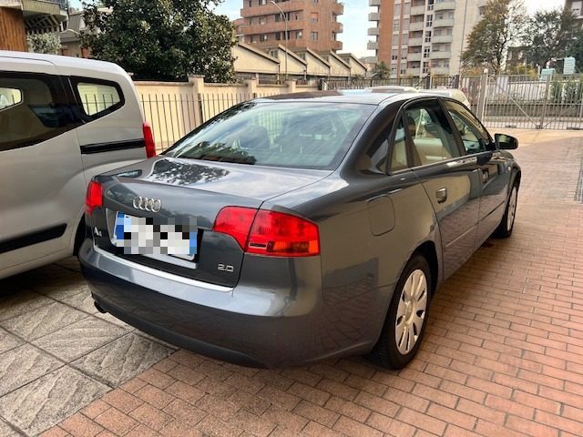 AUDI A4 2.0 20V Immagine 3