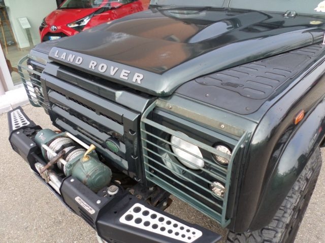 LAND ROVER Defender 90 2.4 TD4 Station Wagon Immagine 3