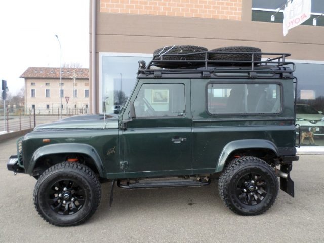 LAND ROVER Defender 90 2.4 TD4 Station Wagon Immagine 4