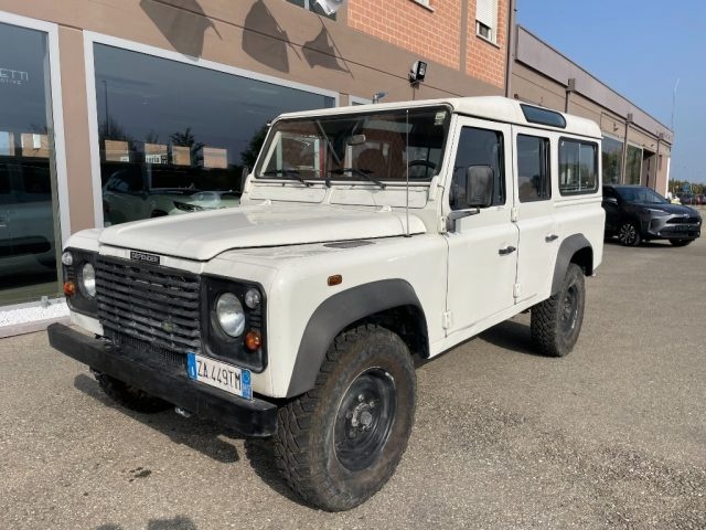 LAND ROVER Defender Defender 110 2.5 Td5 cat S.W. SE Immagine 3