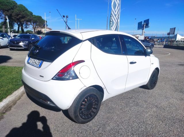 LANCIA Ypsilon 1.2 69 CV 5 porte GPL Ecochic Immagine 4