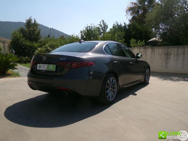 ALFA ROMEO Giulia 2.2 JTD 180 CV Immagine 2