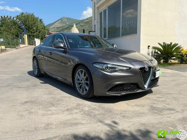 ALFA ROMEO Giulia 2.2 JTD 180 CV Immagine 3