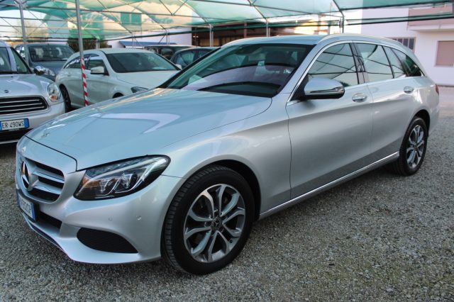 MERCEDES-BENZ C 220 d S.W. 4Matic Auto Sport Immagine 0