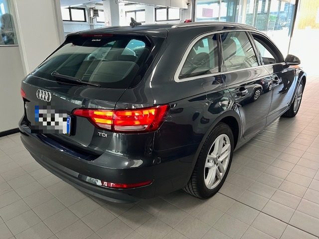 AUDI A4 Avant 35 2.0 TDI 150 CV ultra S tronic Business Immagine 3