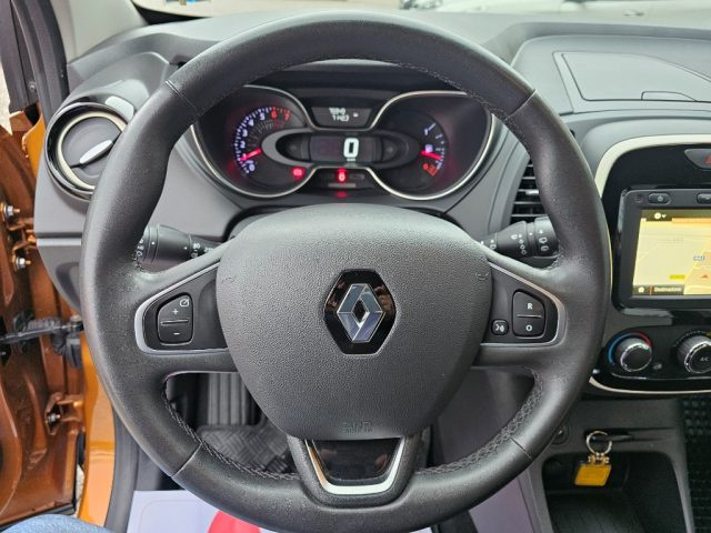 RENAULT Captur 0.9 TCe 12v 90cv - OK NEOPATENTATI - "DA VETRINA" Immagine 4