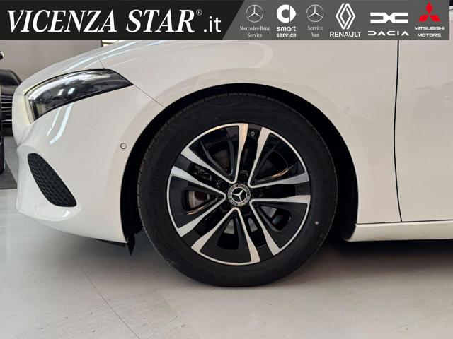 MERCEDES-BENZ A 200 MHV SPORT AUTOMATIC Immagine 4