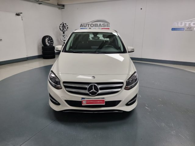 MERCEDES-BENZ B 180 d Business Immagine 1