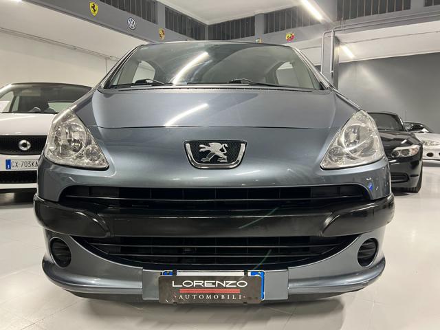 PEUGEOT 1007 1.4 Sporty 2Tronic Immagine 1