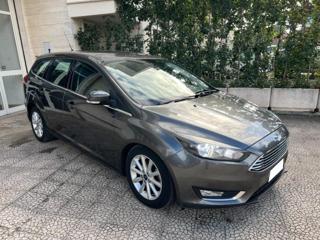 FORD Focus 1.5 TDCi 120 CV Automatica SW Titanium Immagine 3